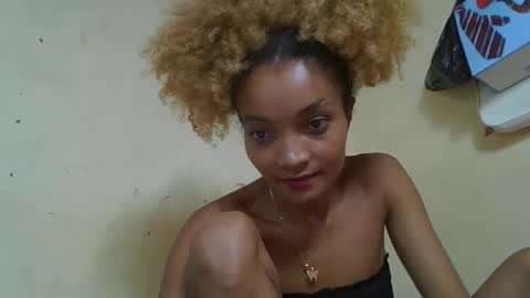Snapshot of francinoli chatting on 05/03/26, 06:30 Francinoli online show from 05/03/26, 06:30