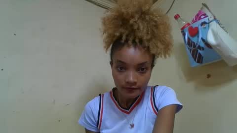 Snapshot of francinoli chatting on 05/03/26, 06:36 Francinoli online show from 05/03/26, 06:36
