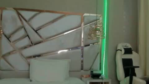 Snapshot of francis_20 chatting on 03/17/26, 01:36 francis_20 online show from 03/17/26, 01:36