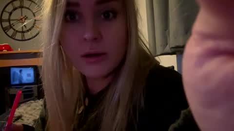 Snapshot of francis_digby chatting on 01/14/25, 05:40 Francis Digby online show from 01/14/25, 05:40