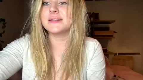 Snapshot of francis_digby chatting on 02/24/25, 01:46 Francis Digby online show from 02/24/25, 01:46