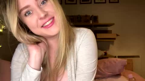 Snapshot of francis_digby chatting on 03/05/25, 10:54 Francis Digby online show from 03/05/25, 10:54