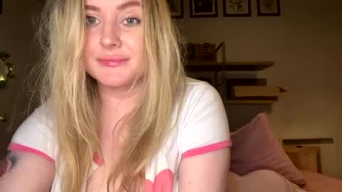 Snapshot of francis_digby chatting on 03/08/25, 02:45 Francis Digby online show from 03/08/25, 02:45