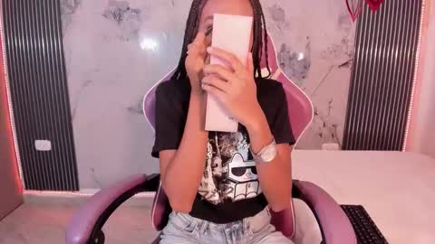 Laura online show from 02/21/26, 07:37