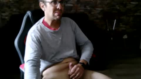 Snapshot of franck143544 chatting on 06/03/26, 02:08 franck143544 online show from 06/03/26, 02:08