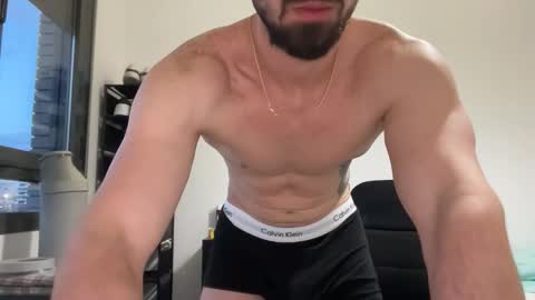 Snapshot of franco03952 chatting on 02/15/26, 05:53 franco03952 online show from 02/15/26, 05:53