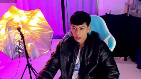 frank online show from 11/24/25, 09:03