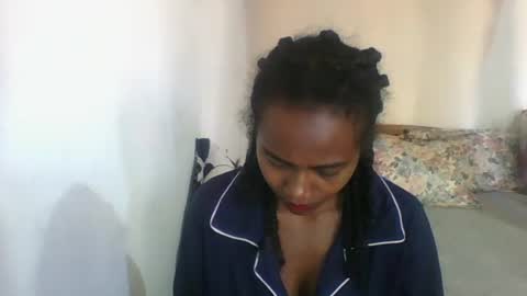 Snapshot of francoisee chatting on 04/12/26, 07:35 Hamie Sexy online show from 04/12/26, 07:35