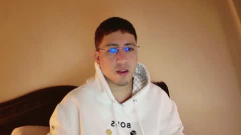 Snapshot of francopizano chatting on 07/23/26, 04:32 Francum online show from 07/23/26, 04:32