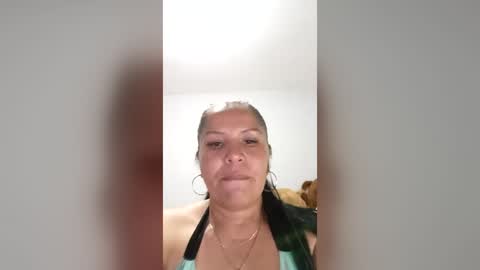 Snapshot of francy_froz chatting on 06/16/26, 01:30 francy froz online show from 06/16/26, 01:30