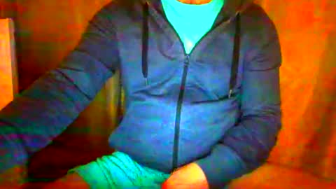 Snapshot of frank84848 chatting on 01/17/25, 07:08 Frank online show from 01/17/25, 07:08