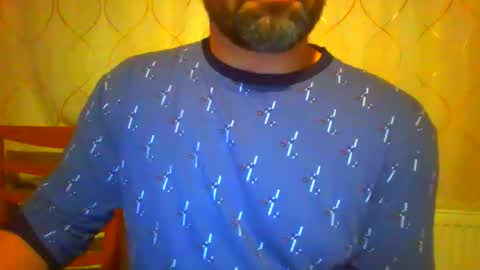 Snapshot of frank84848 chatting on 12/19/25, 10:28 Frank online show from 12/19/25, 10:28