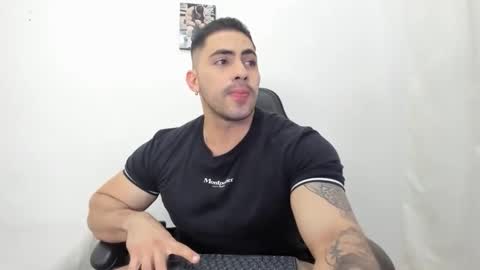 frank_foxx1 online show from 02/09/26, 03:21