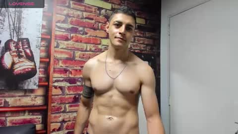 Snapshot of frank_millers chatting on 01/27/25, 06:20 Frank online show from 01/27/25, 06:20