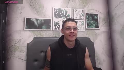 Snapshot of frank_millers chatting on 01/31/25, 01:02 Frank online show from 01/31/25, 01:02