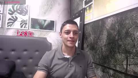 Snapshot of frank_millers chatting on 02/06/25, 11:32 Frank online show from 02/06/25, 11:32