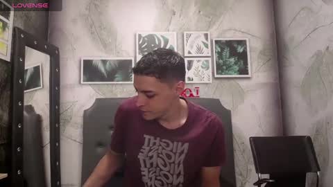 Snapshot of frank_millers chatting on 02/19/25, 12:33 Frank online show from 02/19/25, 12:33