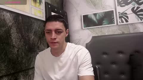 Snapshot of frank_millers chatting on 03/05/25, 12:44 Frank online show from 03/05/25, 12:44