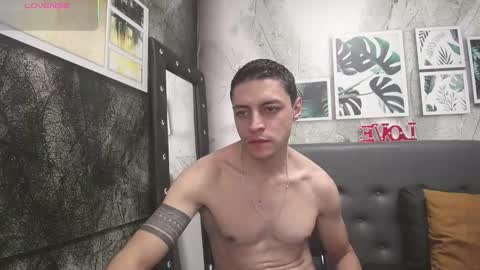 Snapshot of frank_millers chatting on 03/11/25, 06:52 Frank online show from 03/11/25, 06:52