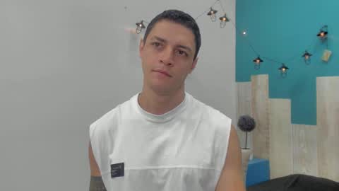 Snapshot of frank_millers chatting on 09/29/25, 08:24 Frank online show from 09/29/25, 08:24