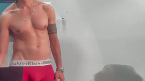 Snapshot of frank_millers chatting on 10/08/25, 08:50 Frank online show from 10/08/25, 08:50