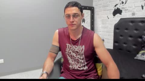 Snapshot of frank_millers chatting on 11/12/25, 12:11 Frank online show from 11/12/25, 12:11