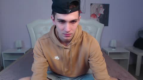 Snapshot of frank_mooree chatting on 01/10/25, 06:20 Frank online show from 01/10/25, 06:20