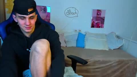 Snapshot of frank_mooree chatting on 02/10/25, 11:15 Frank online show from 02/10/25, 11:15