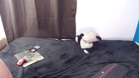 Snapshot of frankbroad68 chatting on 12/05/24, 09:06 Frank online show from 12/05/24, 09:06