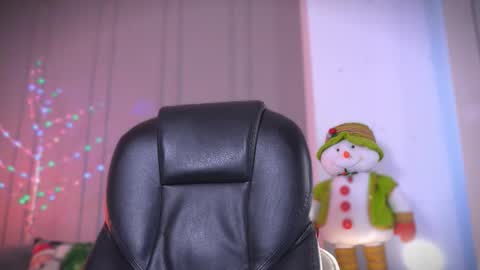 Snapshot of frankfarrellx chatting on 12/03/25, 07:01 Frank Farrell. Hey remember to give me a thumbs up Ty online show from 12/03/25, 07:01