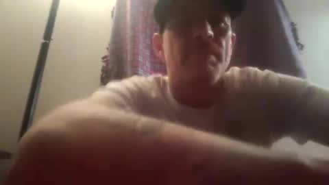 Snapshot of frankieblueeyes4u chatting on 05/10/26, 11:26 Famous Blue Eyes online show from 05/10/26, 11:26