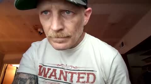 Snapshot of frankieblueeyes4u chatting on 05/25/26, 08:04 Famous Blue Eyes online show from 05/25/26, 08:04