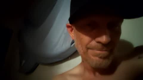 Snapshot of frankieblueeyes4u chatting on 06/18/26, 08:14 Famous Blue Eyes online show from 06/18/26, 08:14