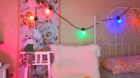 Snapshot of frankiefoxie chatting on 02/16/25, 03:16 Franky online show from 02/16/25, 03:16