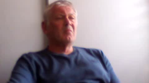 Snapshot of frannkboy61 chatting on 07/13/26, 02:42 frannkboy61 online show from 07/13/26, 02:42