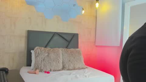 Fransheska online show from 12/13/24, 06:38