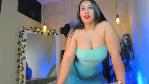 Snapshot of fransheska_mon chatting on 05/05/26, 07:00 Fransheska online show from 05/05/26, 07:00