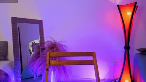Snapshot of fransheskarossi_ chatting on 04/20/26, 11:46 Fransheska online show from 04/20/26, 11:46