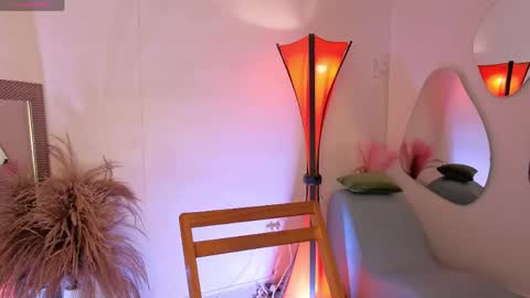 Snapshot of fransheskarossi_ chatting on 05/04/26, 12:01 Fransheska online show from 05/04/26, 12:01