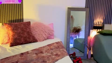 Snapshot of fransheskarossi_ chatting on 05/25/26, 11:38 Fransheska online show from 05/25/26, 11:38