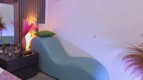 Snapshot of fransheskarossi_ chatting on 06/02/26, 11:23 Fransheska online show from 06/02/26, 11:23
