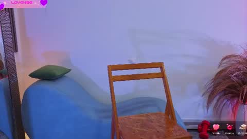 Snapshot of fransheskarossi_ chatting on 06/12/26, 11:31 Fransheska online show from 06/12/26, 11:31