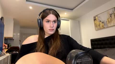 Snapshot of franzevav chatting on 05/15/26, 01:29 Eva Franz online show from 05/15/26, 01:29