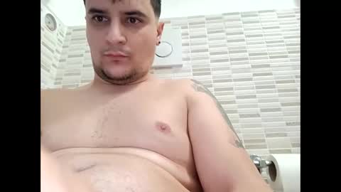 Snapshot of fraromeo2 chatting on 02/10/25, 04:58 fraromeo2 online show from 02/10/25, 04:58