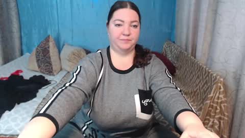 Snapshot of frau_becky chatting on 02/20/25, 02:13 frau_becky online show from 02/20/25, 02:13