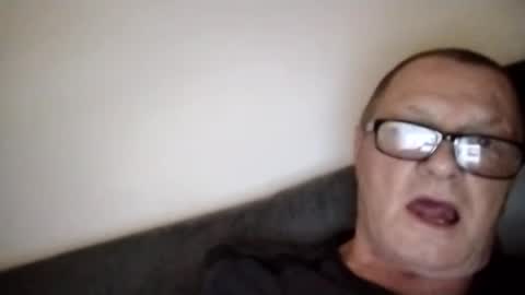 Snapshot of frauenfeind1 chatting on 01/17/25, 09:06 Wolfi online show from 01/17/25, 09:06