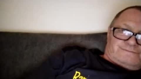 Snapshot of frauenfeind1 chatting on 01/20/25, 11:24 Wolfi online show from 01/20/25, 11:24