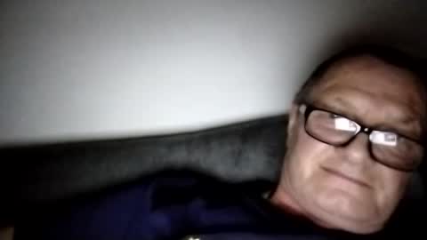 Snapshot of frauenfeind1 chatting on 01/25/25, 02:58 Wolfi online show from 01/25/25, 02:58