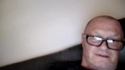 Snapshot of frauenfeind1 chatting on 03/12/25, 07:02 Wolfi online show from 03/12/25, 07:02