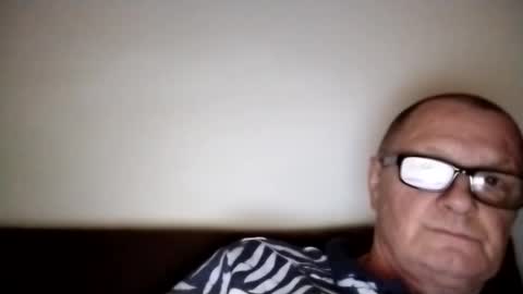 Snapshot of frauenfeind1 chatting on 09/11/25, 07:52 Wolfi online show from 09/11/25, 07:52